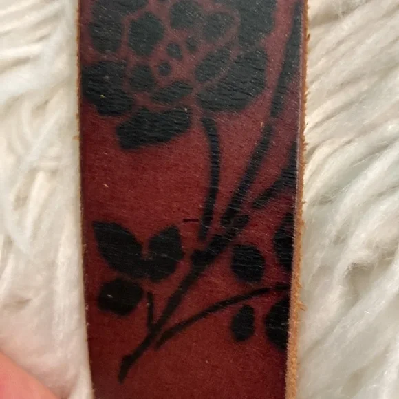 Lucky Brand Brown &Black Leather Belt with Distressed Finish and silver buckle - Picture 11 of 12